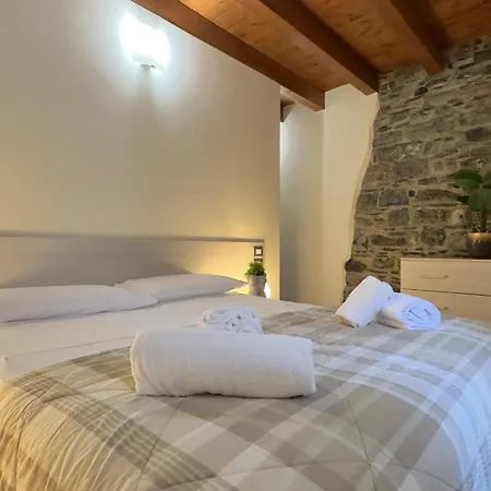 Medioevo I - A Due Passi Dal Duomo * كومو