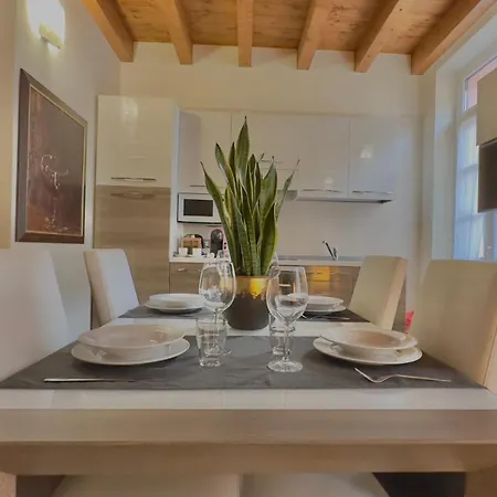 Medioevo I - A Due Passi Dal Duomo